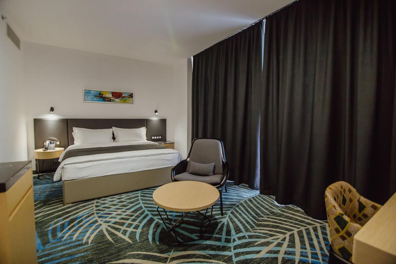 Graphic Hotel Μπατούμι Εξωτερικό φωτογραφία