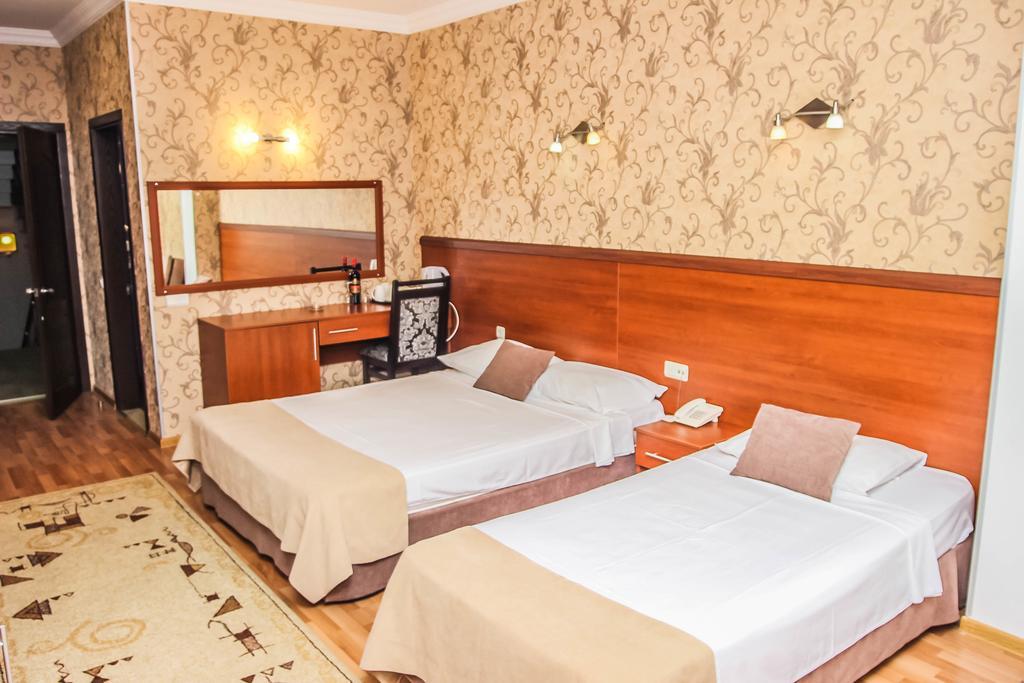 Graphic Hotel Μπατούμι Εξωτερικό φωτογραφία